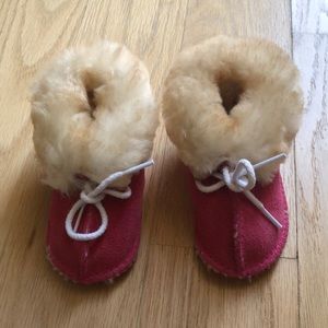 Minnetonka Infant (3) Pink Sheepskin Booties